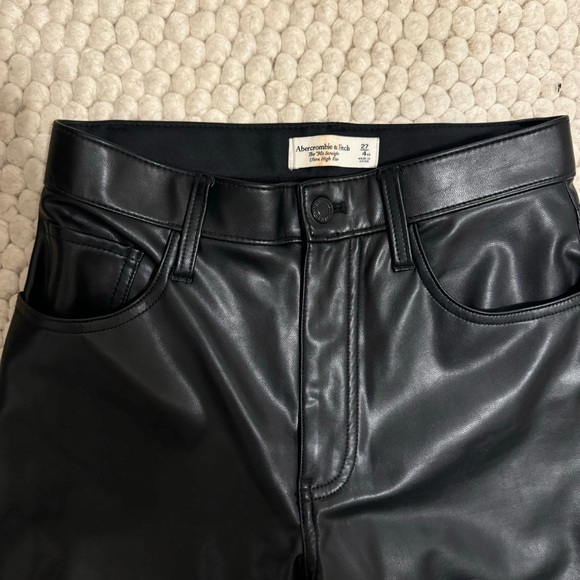 abercrombie vegan leather 90s straight ultra high rise pant - Picture 6 of 8